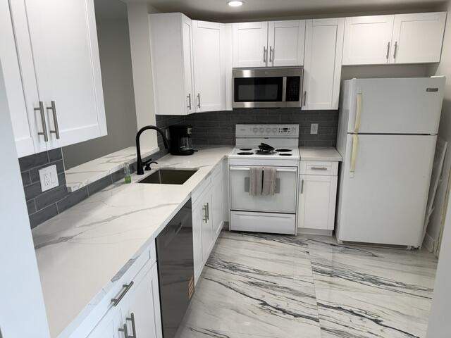 2 bedroom Condominium at 205 SE 11th Terrace #405, Meadowbrook Lakes Condo, Dania Beach — photo 3