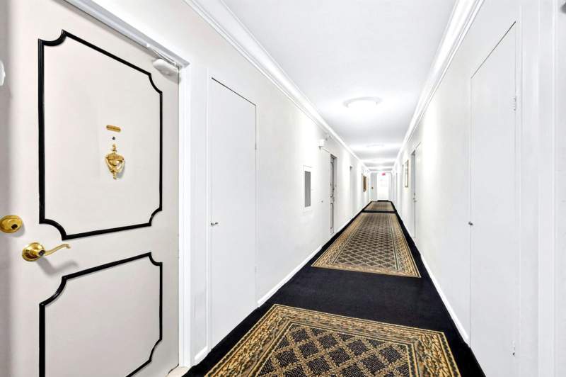 2 bedroom Stock Cooperative at 2840 S Ocean Boulevard #3070, Royal Saxon Inc, Palm Beach — photo 3