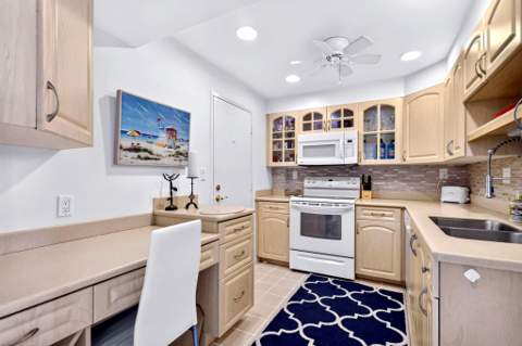 2840 S Ocean Boulevard #3070, Palm Beach FL - photo 6 of 37