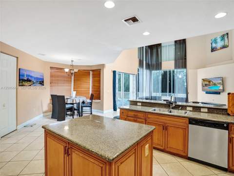 19462 Saturnia Lakes Drive, Boca Raton FL - photo 19 of 35