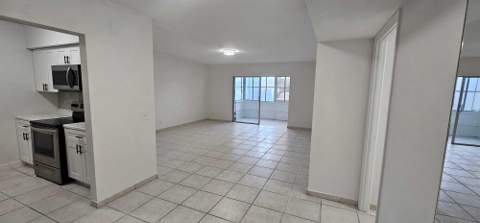 12005 Poinciana Boulevard #102, Royal Palm Beach FL - photo 16 of 67