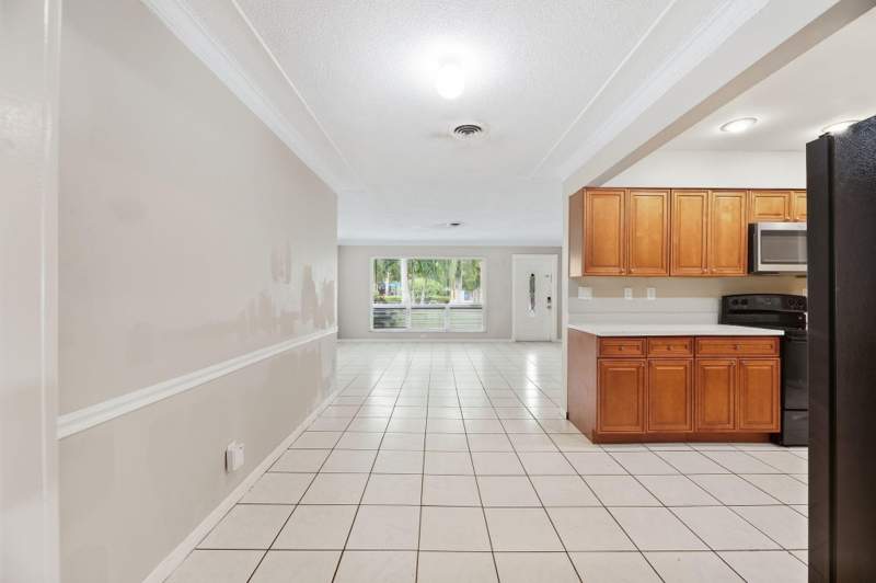 4 bedroom Single Family Residence at 831 NW 43rd Avenue, Edgefield 1st Sec, Coconut Creek — photo 4