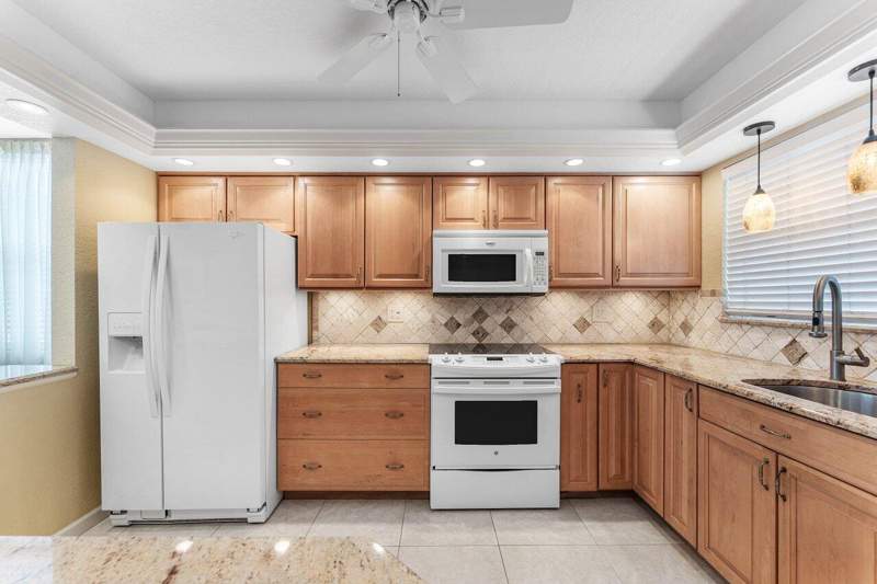 2 bedroom Condominium at 2004 S Federal Highway #309, Seagate Of Gulfstream Condo, Boynton Beach — photo 3