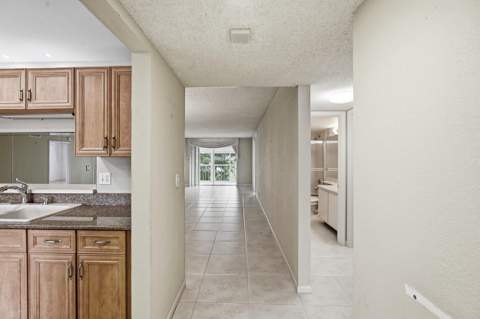 4725 Lucerne Lakes Boulevard #301, Lake Worth FL - photo 10 of 25