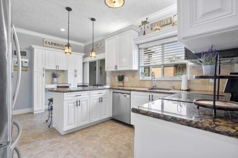 8059 Buttonwood Circle, Tamarac FL - photo 6 of 30