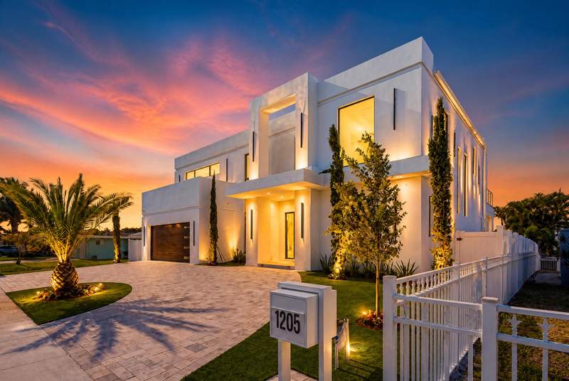 6 bedroom Single Family Residence at 1205 Avocado Isle, South New River Isles Sec, Fort Lauderdale — photo 2