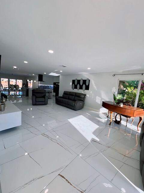 4 bedroom Single Family Residence at 1155 Buchanan Street, Hollywood Lakes Section, Hollywood — photo 3