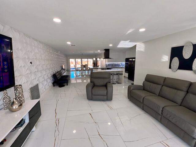 4 bedroom Single Family Residence at 1155 Buchanan Street, Hollywood Lakes Section, Hollywood — photo 4