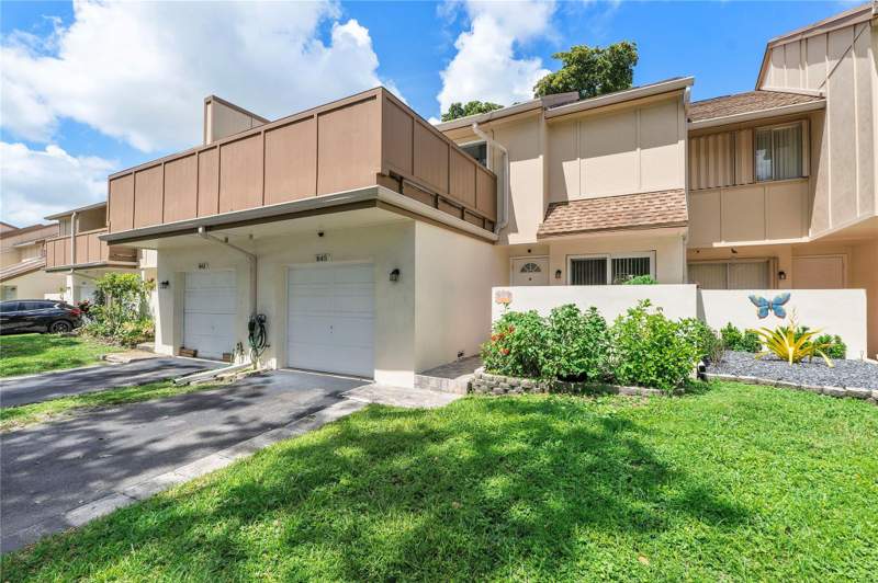 4 bedroom Condominium at 845 NW 80th Terrace #6, Townhouses at Jacaranda, Plantation — photo 2