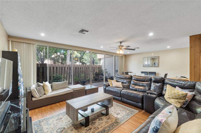 4 bedroom Condominium at 845 NW 80th Terrace #6, Townhouses at Jacaranda, Plantation — photo 4