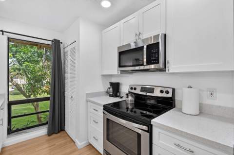 407 Brackenwood Lane, Palm Beach Gardens FL - photo 14 of 45