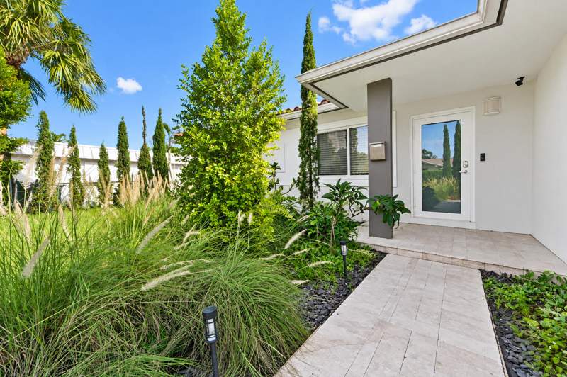 4 bedroom Single Family Residence at 2630 NE 22nd Street, Hillsboro Kings Village, Pompano Beach — photo 2