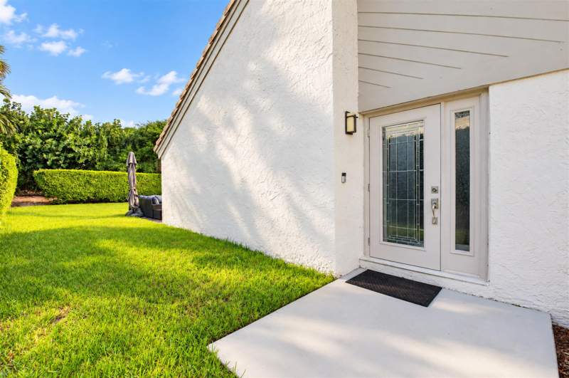 2 bedroom Single Family Residence at 9767 Erica Court, Villa San Remo, Boca Raton — photo 3