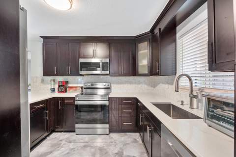 545 S Lake Drive, Lantana FL - photo 15 of 28