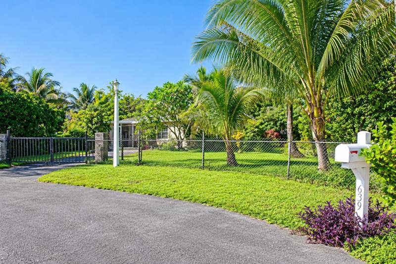 3 bedroom Single Family Residence at 639 Madeline Court, Monmouth Estates 2, West Palm Beach — photo 2