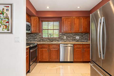 639 Madeline Court, West Palm Beach FL - photo 15 of 55