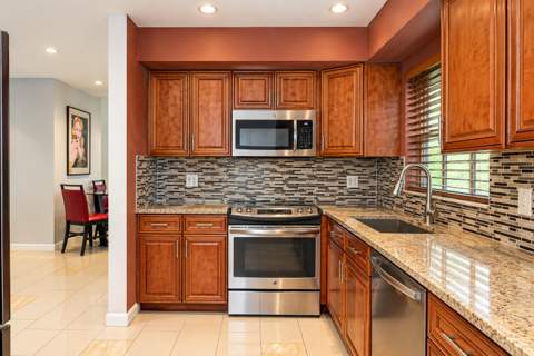 639 Madeline Court, West Palm Beach FL - photo 16 of 55