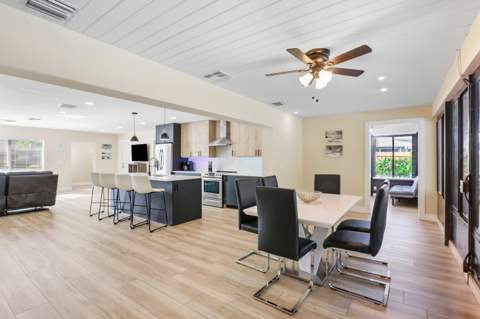 6880 Kingston Drive, Lake Worth FL - photo 10 of 41
