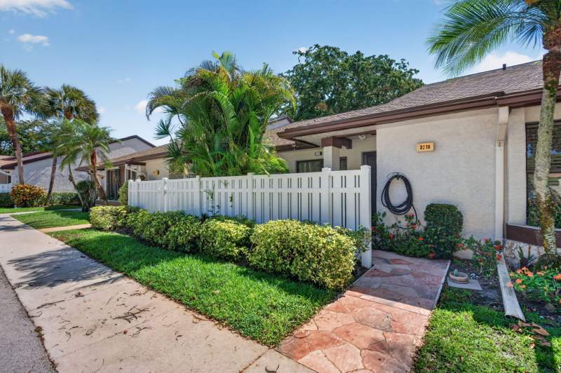 2 bedroom Villa at 3210 Carambola Circle #S, Tartan Coconut Creek Phase II, Coconut Creek — photo 5