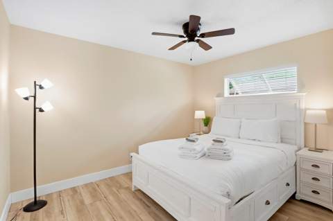 6880 Kingston Drive, Lake Worth FL - photo 18 of 41