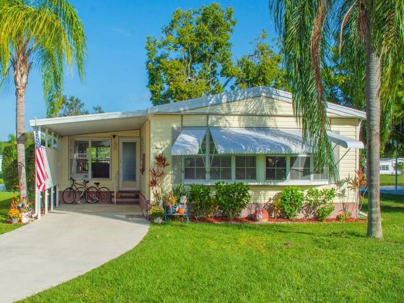 2 bedroom Manufactured Home at 12 Toreador, Spanish Lakes Golf Village, Port St. Lucie — photo 2