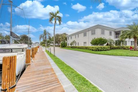 6317 Bay Club Drive #3, Fort Lauderdale FL - photo 6 of 33