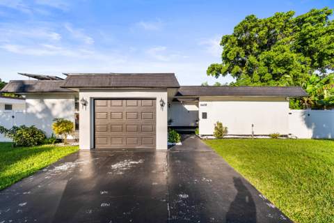 6408 Brookwood Boulevard, Tamarac FL - photo 15 of 75