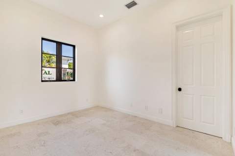 270 Palmetto Lane, West Palm Beach FL - photo 22 of 53