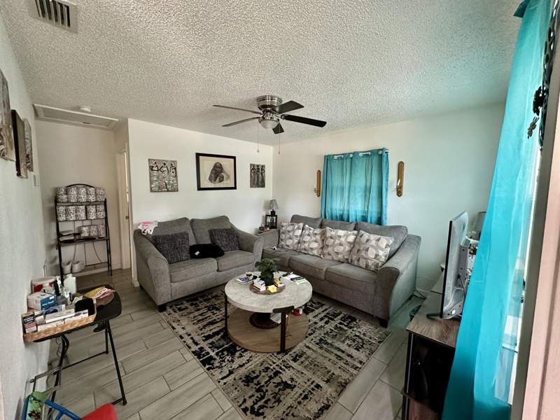 2 bedroom Single Family Residence at 2605 Avenue, Carver Heights, Fort Pierce — photo 2