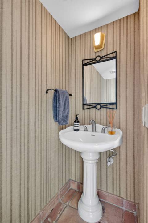 946 NE 24th Avenue #186, Hallandale Beach FL - photo 19 of 68