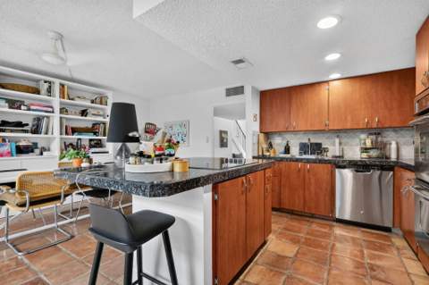 946 NE 24th Avenue #186, Hallandale Beach FL - photo 21 of 68