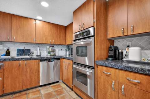 946 NE 24th Avenue #186, Hallandale Beach FL - photo 23 of 68