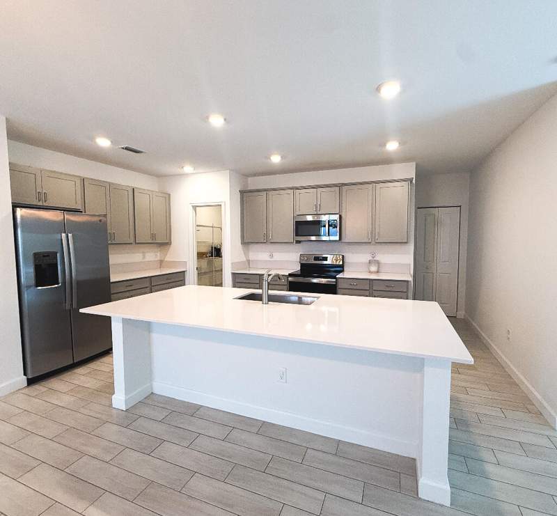 5 bedroom Single Family Residence at 6060 Stonecrest Court, Ranchette Lake, Haverhill — photo 4