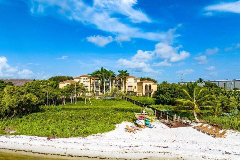 4 bedroom Townhouse at 910 Via Villagio, Villagio Del Mar, Hypoluxo — photo 2