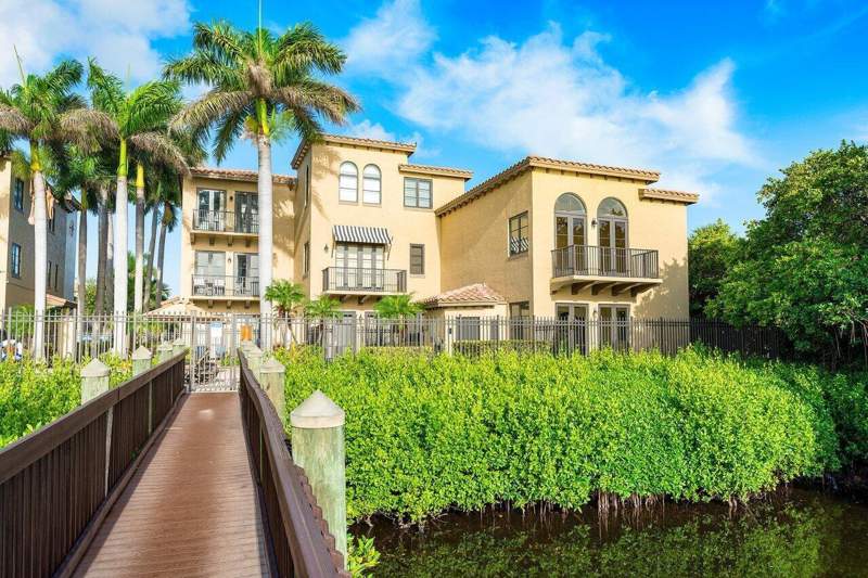 4 bedroom Townhouse at 910 Via Villagio, Villagio Del Mar, Hypoluxo — photo 5