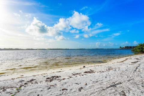 910 Via Villagio, Hypoluxo FL - photo 17 of 56