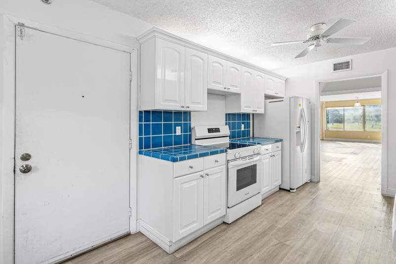 3 bedroom Condominium at 6768 10th Avenue #216, Gramercy At Poinciana Condo, Lake Worth — photo 2