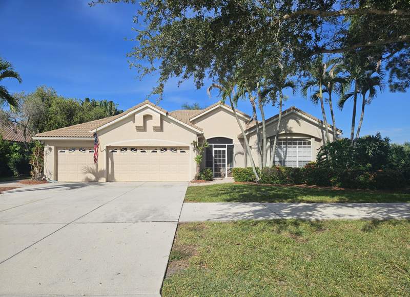 4 bedroom Single Family Residence at 909 SW Lake Charles Circle, Lake Charles Phase 1B, Port St. Lucie — photo 2