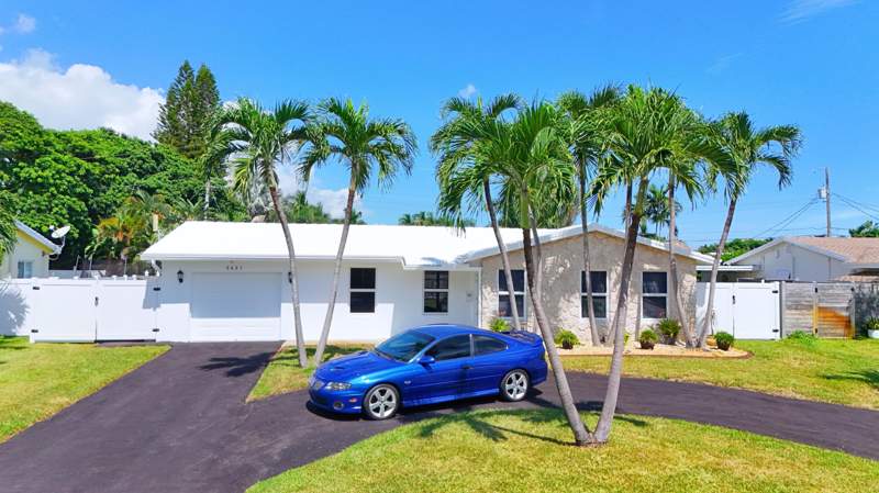 2 bedroom Single Family Residence at 2621 NE 51st Court, Coral Villas, Lighthouse Point — photo 2