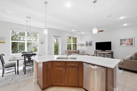 1020 Piccadilly Street, Palm Beach Gardens FL - photo 10 of 31