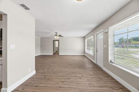 207 Bayberry Drive, Lake Park FL - photo 8 of 38
