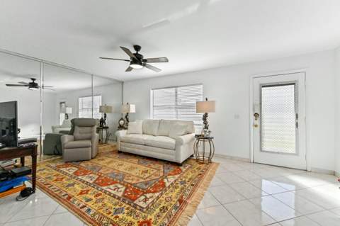 528 Burgundy K Avenue, Delray Beach FL - photo 8 of 32