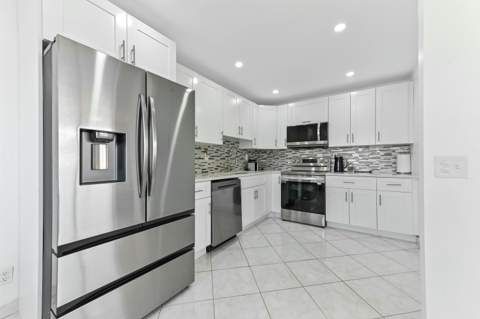 528 Burgundy K Avenue, Delray Beach FL - photo 11 of 32