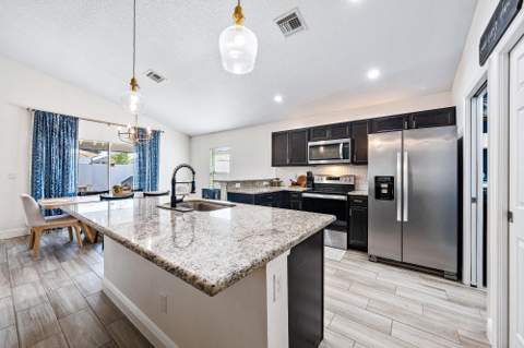 312 Palm Breezes Drive, Fort Pierce FL - photo 9 of 39