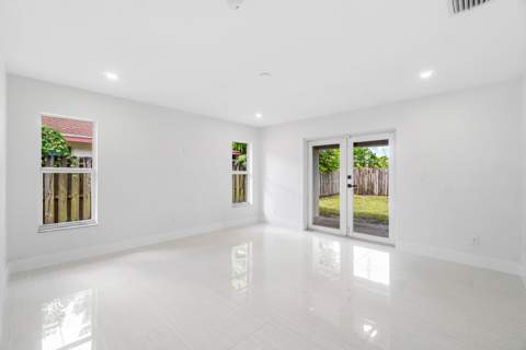 4879 Lincoln Road, Delray Beach FL - photo 13 of 29