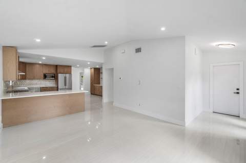 4879 Lincoln Road, Delray Beach FL - photo 7 of 29