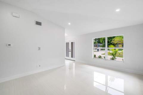4879 Lincoln Road, Delray Beach FL - photo 6 of 29