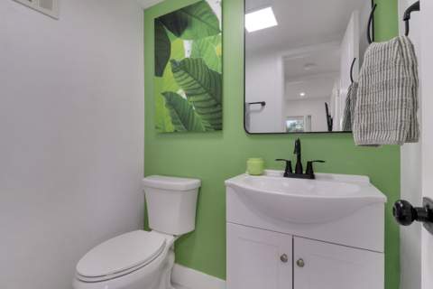 112 Salisbury #E, West Palm Beach FL - photo 22 of 25