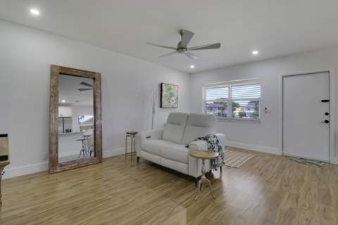 112 Salisbury #E, West Palm Beach FL - photo 11 of 25