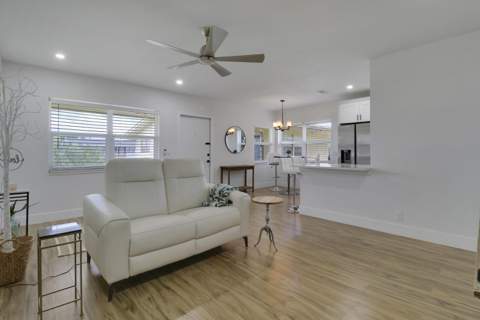 112 Salisbury #E, West Palm Beach FL - photo 12 of 25